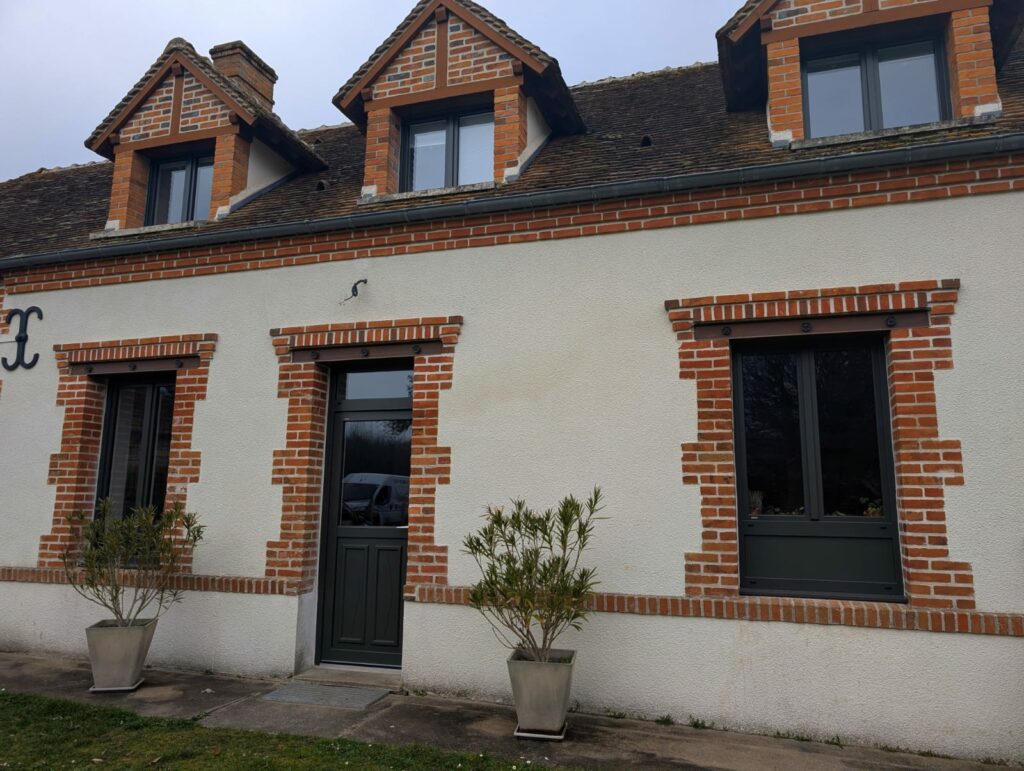façade de maison menuiseries INTERNORM