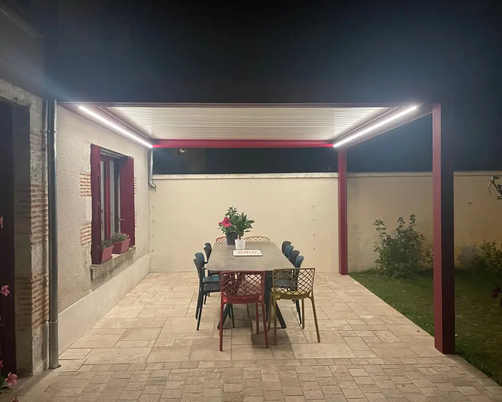 pergola bioclimatique avec lead intégré